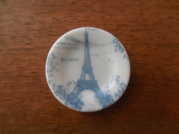 画像1: 【PIERRE HERME /BERNARDAUD  TOUT PARIS 2023年 】フェーヴ フェーブ feve ピエール・エルメ ベルナルド エッフェル塔 (1)