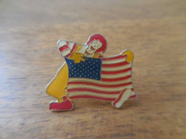 画像1: 【McDonald's ドナルド　アメリカ　国旗】ピンバッジ ピンバッチ PINS カナダ マクドナルド　 (1)