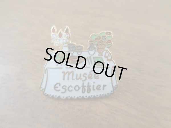 画像1: 【Musee Escoffier】 ピンズ ピンバッジ PINS テーブル 美術館 (1)