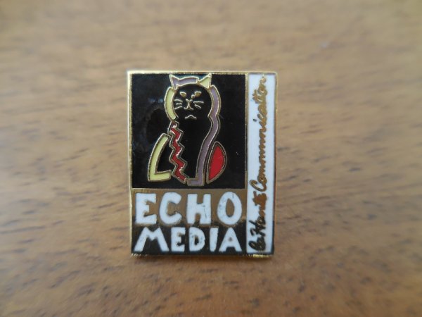 画像1: 【ECHO MEDIA】ピンズ ピンバッジ ピンバッチ PINS  ねこ 猫　ネコ 黒猫 (1)