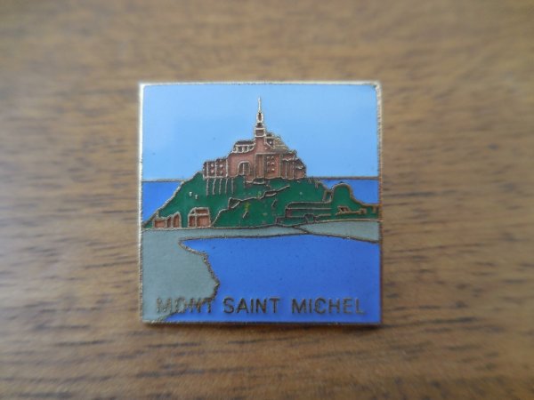 画像1: 【MONT SAINT MICHEL 正方形】ピンズ ピンバッジ ピンバッチ PINS モンサンミッシェル (1)