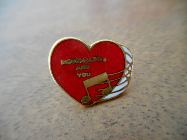 画像1: 【McDonald's AND YOU】カナダ ピンバッジ ピンバッチ PINS マクドナルド　ハート　 (1)