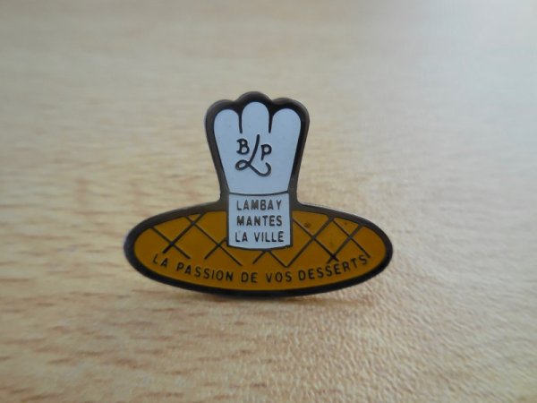 画像1: 【LAMBAY MANTES LA VILLE】ピンバッジ ピンバッチ PINS  (1)