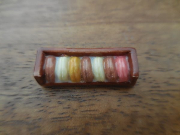 画像1: 【LA MAISON DU CHOCOLAT 2005年 BOITE DE MACARONS  】フェーヴ フェーブ feve メゾンデュショコラ マカロン (1)