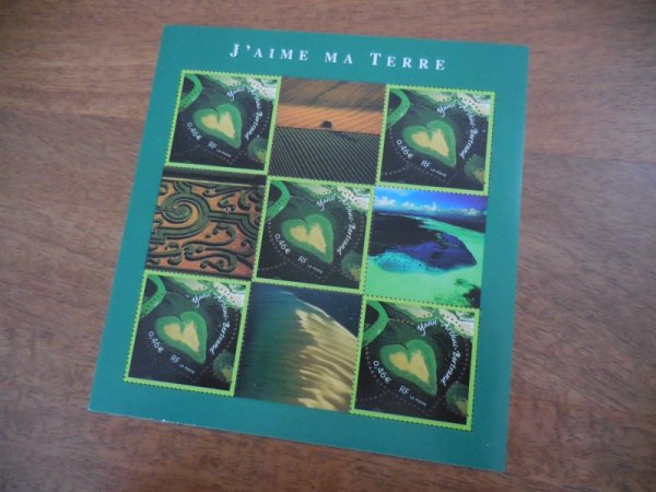 画像2: 【切手シート　2002年 Yann Arthus-Bertrand バレンタイン切手 】 ヤン・アルテュース-ベルトラン フランス　LA POSTE ラポスト (2)