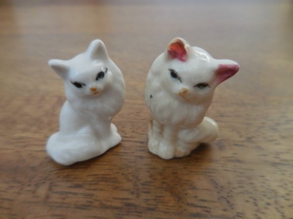 画像1: 【白いネコ　2個】フェーヴ　フェーブ　feve ねこ 猫　 (1)
