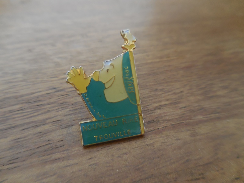 NOUVEAU RIRE TROUVILLE ピンバッジ 】PINS ピンバッチ ピンズ サヴィニャック サビニャック Savignac ヴィンテージ  ビンテージ - les フランス60' collections